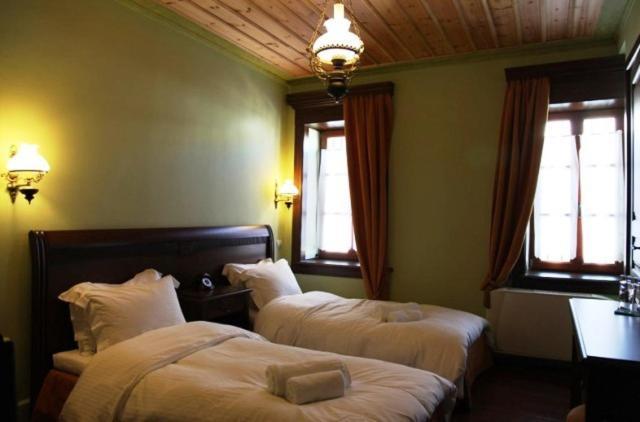 Nymfes Hotel Nimfaíon Rom bilde